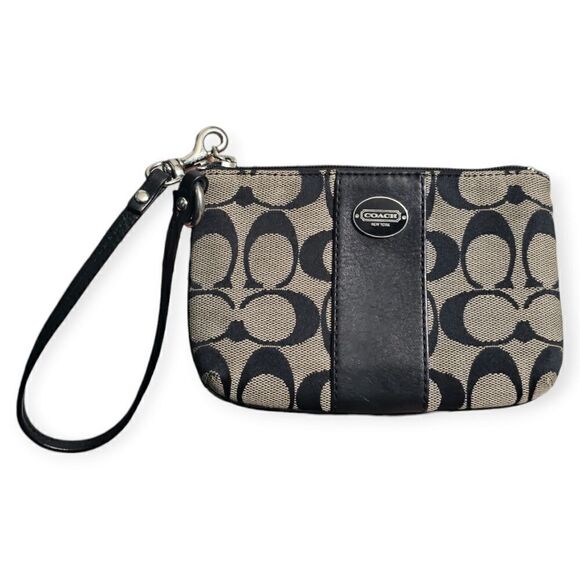COACH Black Leather Legacy  Signature C Small Coin Zip Wristlet - Picture 1 of 8